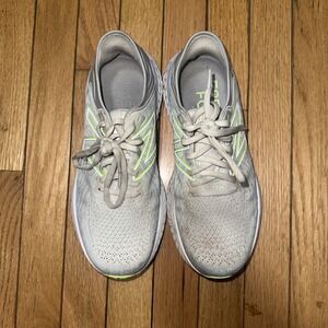 New Balance Womens Size 8.5  W1080Y11 White Neon Yellow Running Shoes Sneakers